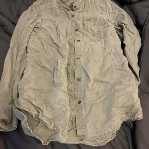 Old navy olive green shirt